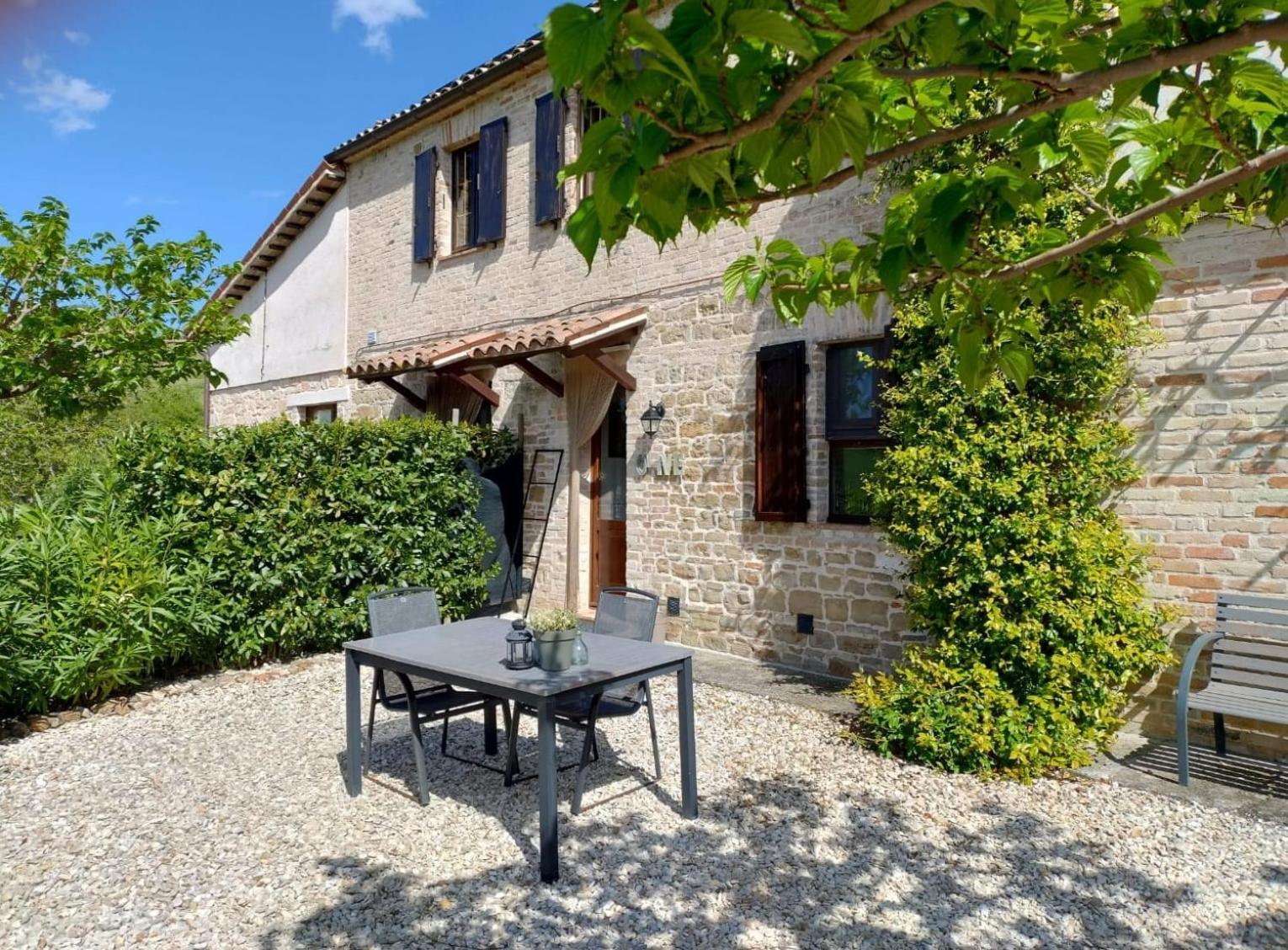Rosa Nel Pozzo Apartments And B&B San Pietro  Exterior foto